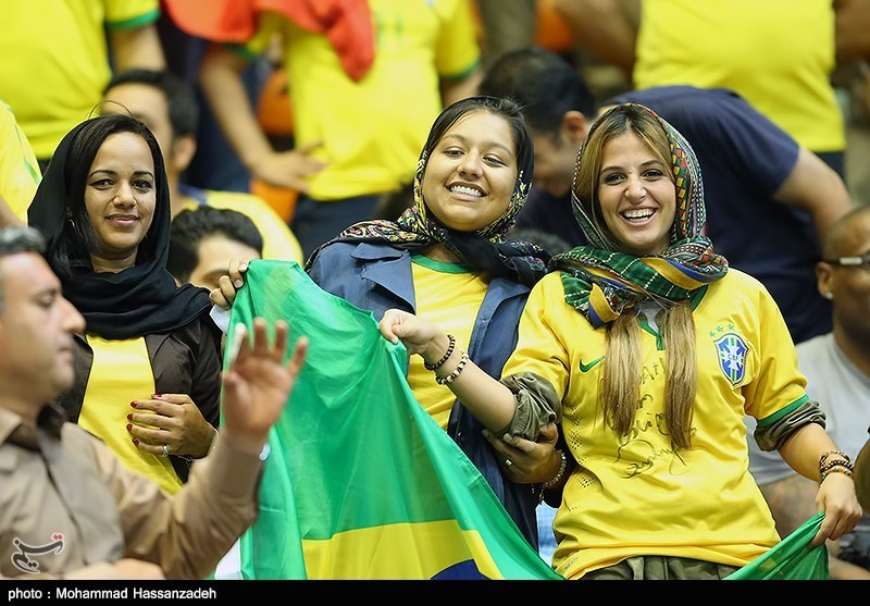 139303240936272962992324 حواشی دومین پیروزی والیبال ایران از برزیل (تصاویر)