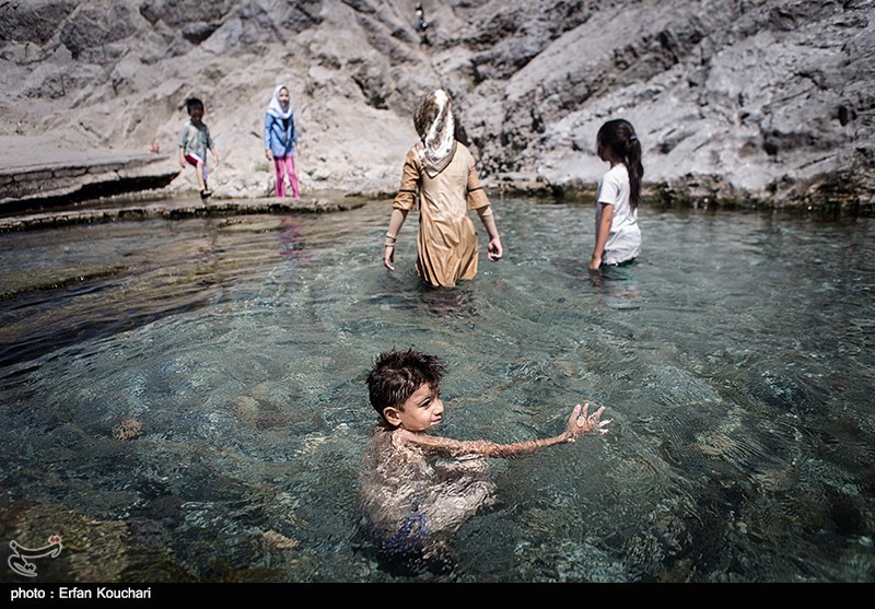 آب تنی در چشمه علی شهرری 1