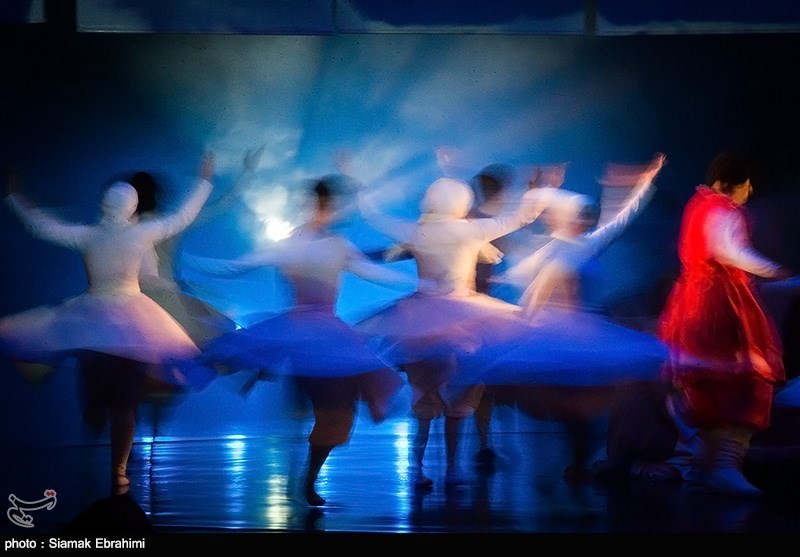 اجرای تئاتر(( باغ دلگشا)) به کارگردانی پری صابری