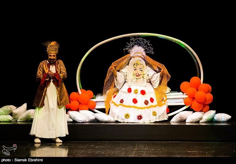 اجرای تئاتر(( باغ دلگشا)) به کارگردانی پری صابری