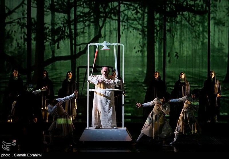 اجرای تئاتر(( باغ دلگشا)) به کارگردانی پری صابری