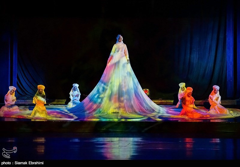 اجرای تئاتر(( باغ دلگشا)) به کارگردانی پری صابری