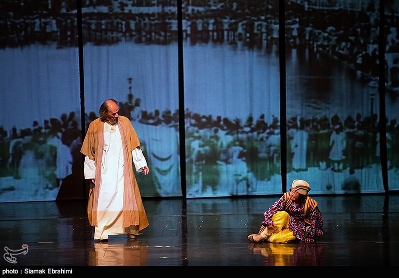 اجرای تئاتر(( باغ دلگشا)) به کارگردانی پری صابری