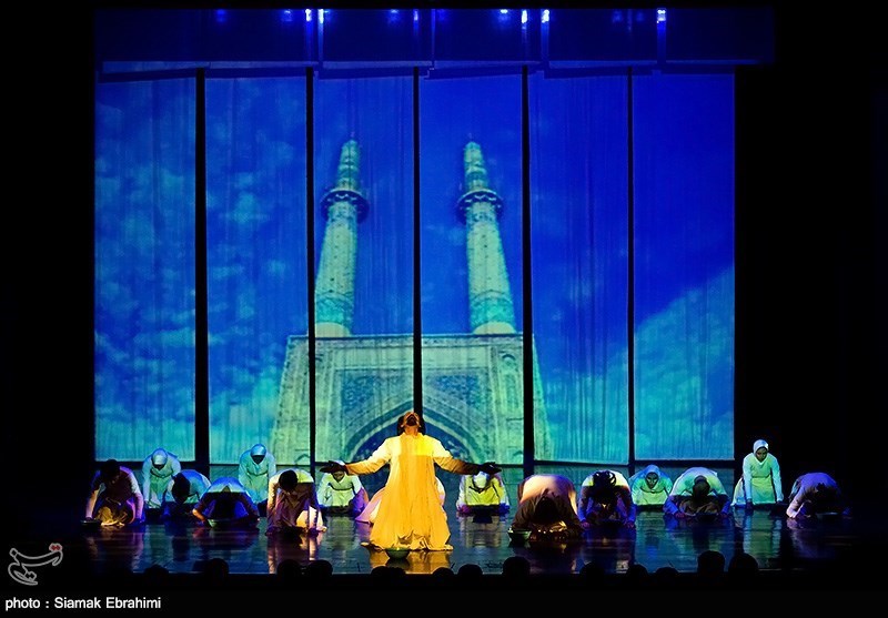 اجرای تئاتر(( باغ دلگشا)) به کارگردانی پری صابری