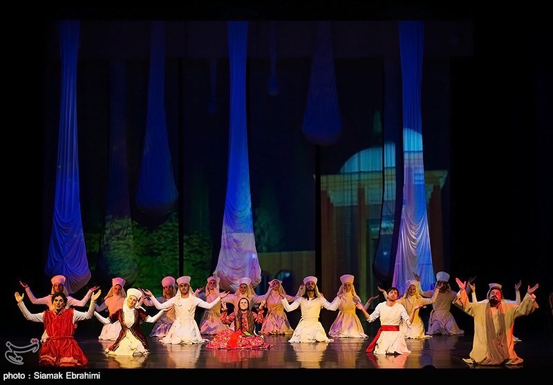 اجرای تئاتر(( باغ دلگشا)) به کارگردانی پری صابری