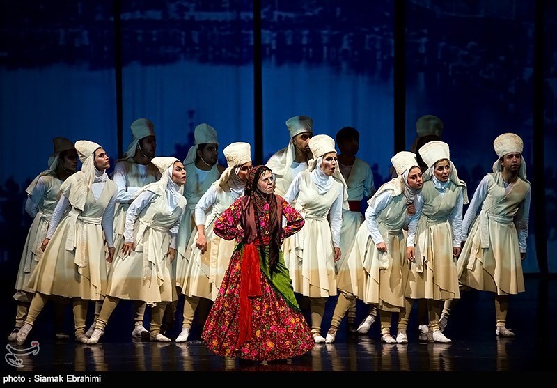 اجرای تئاتر(( باغ دلگشا)) به کارگردانی پری صابری