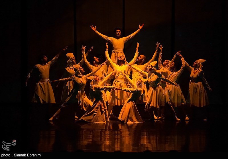 اجرای تئاتر(( باغ دلگشا)) به کارگردانی پری صابری