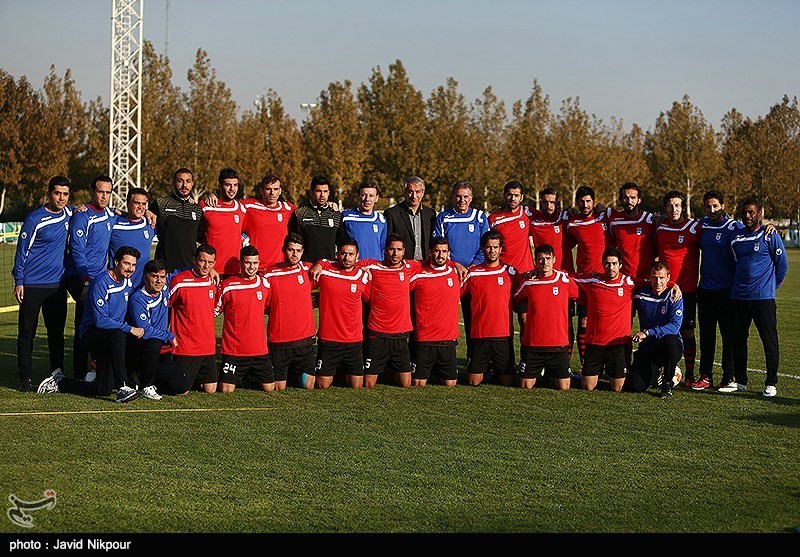 139308181729289664043174 تمرین تیم ملی فوتبال / علی کریمی با لباس آبی (تصاویر)