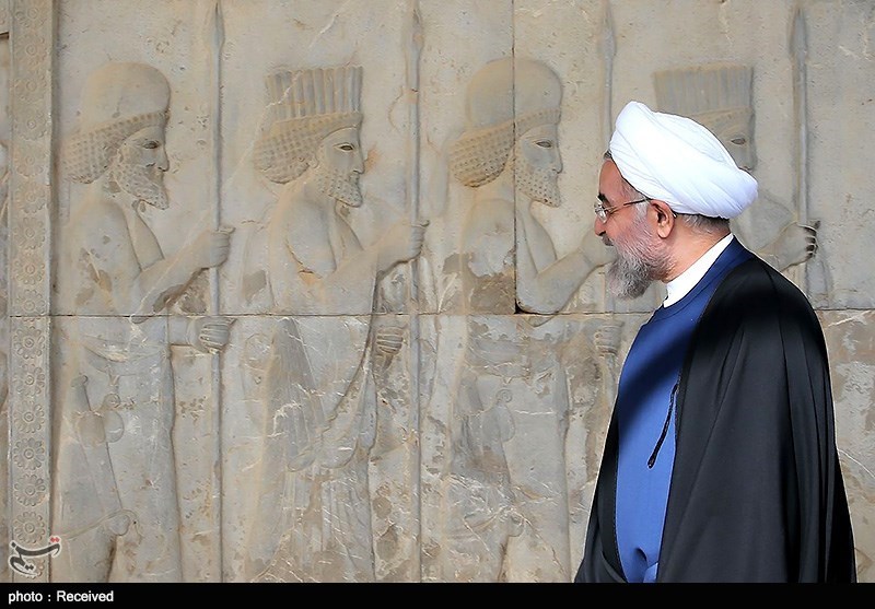بازدید حجت‌الاسلام حسن روحانی رئیس جمهور از تخت جمشید - شیراز