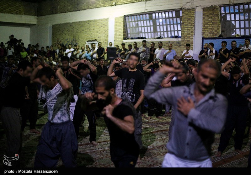 مراسم احیای شب بیست و یکم ماه رمضان در زندان امیر آباد - گرگان
