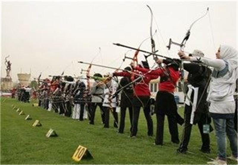 تجلیل از بانوان قهرمان رشته‌های ورزشی در میبد