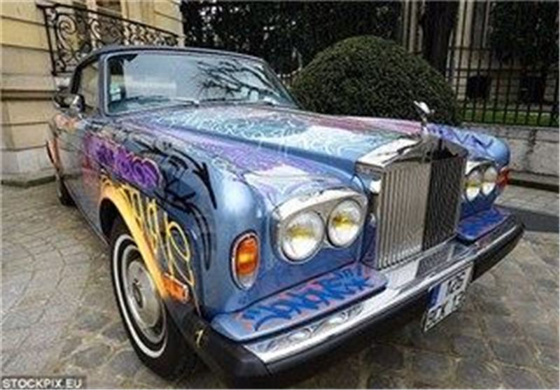 ماشین گرانقیمت کانتونا، هدیه‌ای به بی‌خانمان‌ها + گزارش تصویری