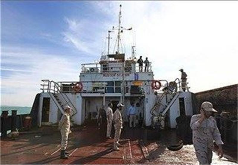 کشف 200 هزار لیتر سوخت قاچاق از یک فروند کشتی/دستگیری 12 قاچاقچی