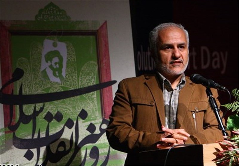 حسن عباسی: هنر افسرده نباید به فضای هنر انقلاب راه یابد/ هنر اصیل ریشه در وحی دارد