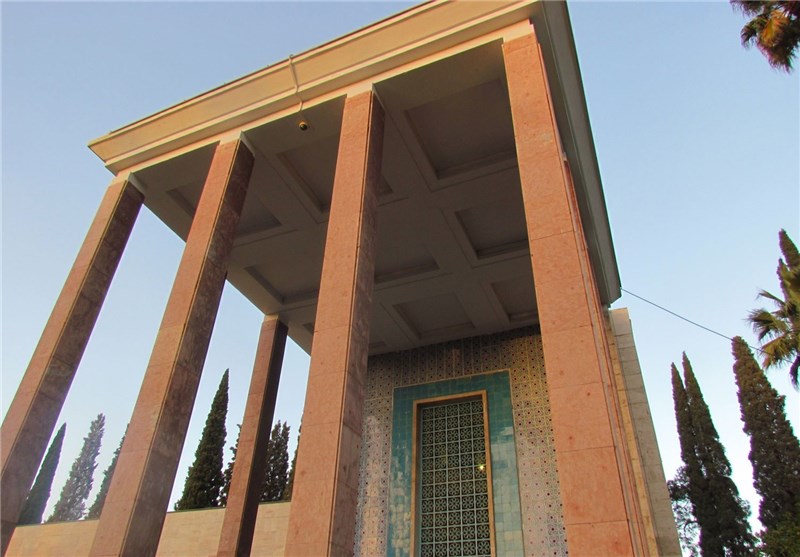 دیوارکوتاه سعدیه شیراز/ شیخ اجل شب ها زودتر از حافظ می‌خوابد