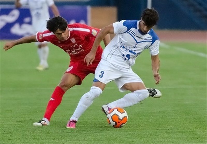 قوی سپید، فجر شهید سپاسی را گلباران کرد