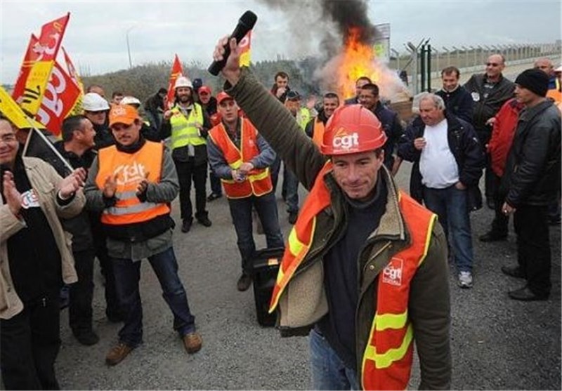 اعتصاب کارکنان 5 پالایشگاه بزرگ شرکت توتال فرانسه