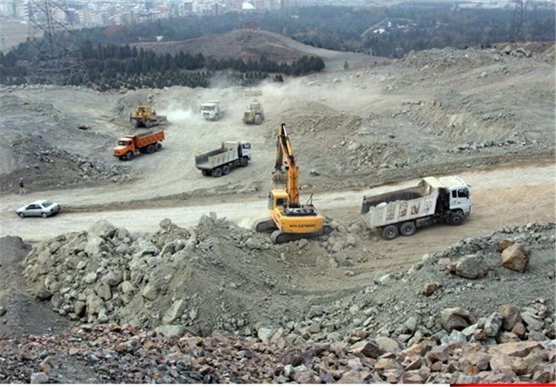 استاندار البرز از کارخانه سیمان آبیک بازدید کرد