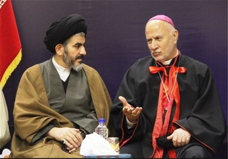 مسیحیان در کنار مسلمانان پشتیبان انقلاب هستند