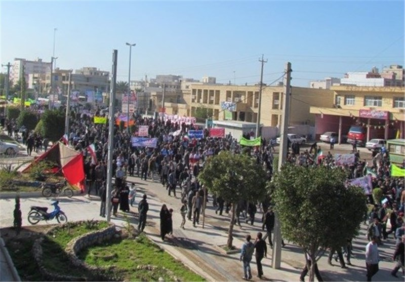 اقتدار و اتحاد مردم گناوه در راهپیمایی به نمایش گذاشته شد