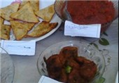 نخستین جشنواره غذاهای بومی و محلی در زرآباد برگزار شد