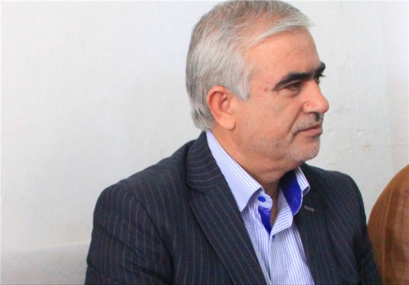 ایثارگری‌های خانواده‌ شهدا برای همه  مسئولان الگوست