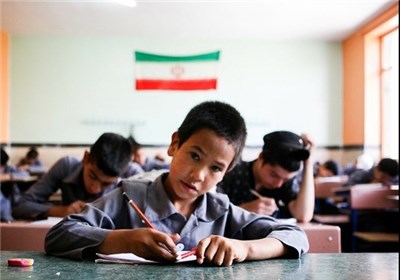 دانش‌آموز افغانی