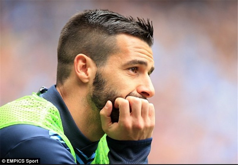 نگردو برای چند ماه خانه‌نشین شد