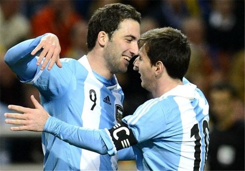 ایگواین: اگر مسی به ناپولی بیاید فوق‌العاده می‌شود!