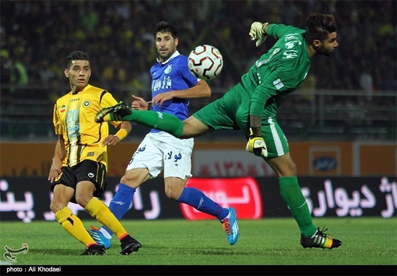 خلیلیان: صحبت‌ استقلالی‌ها مثل لطیفه است!