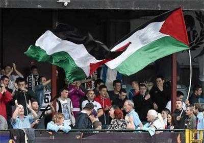 پرچم فلسطین+ هواداران فوتبال در ایرلند
