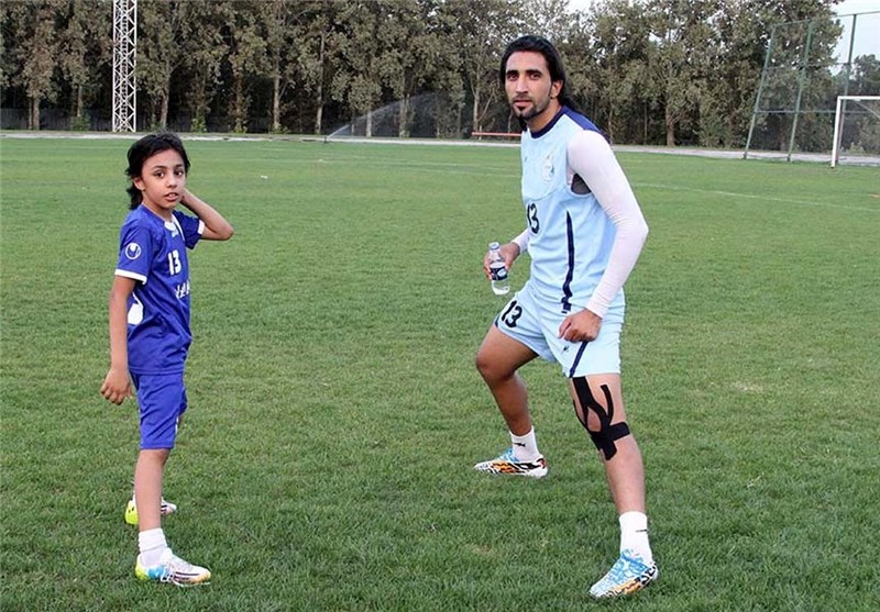 کرار جاسم در تمرین استقلال حاضر شد