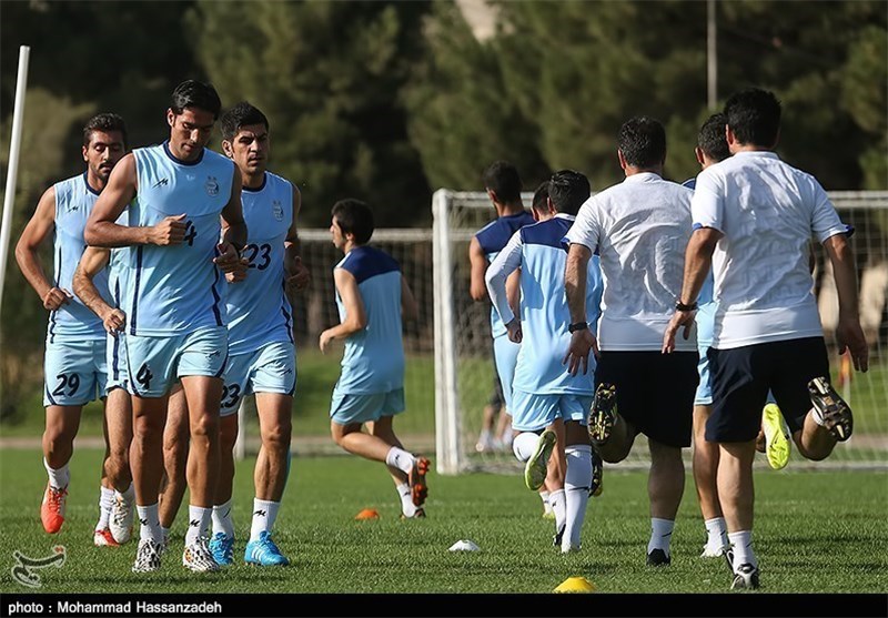 کرار بازیکن جدید استقلال را رو کرد!/ قربانی کردن گوسفند در تمرین آبی‌ها