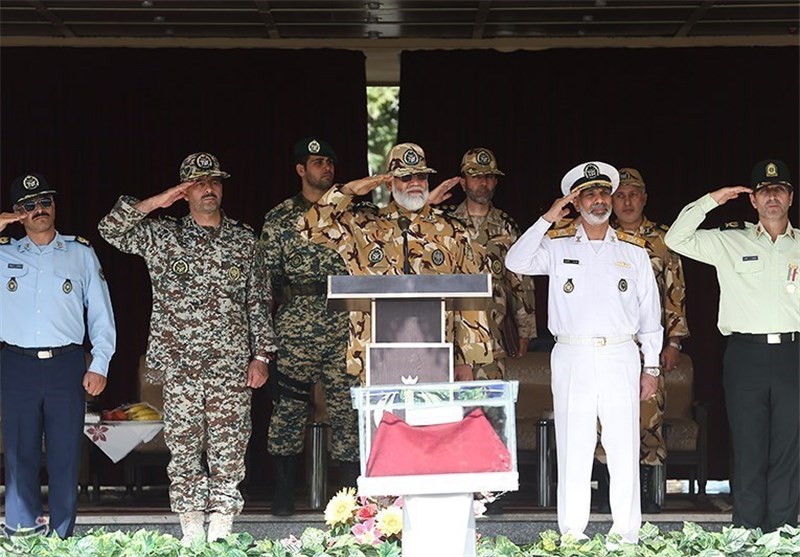 مراسم رژه یگان‌های نمونه  نیروی زمینی ارتش برگزار شد