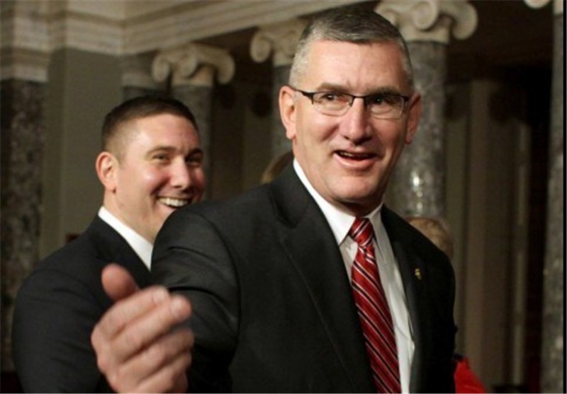 مدرک کارشناسی ارشد سناتور آمریکایی به جرم سرقت ادبی لغو شد