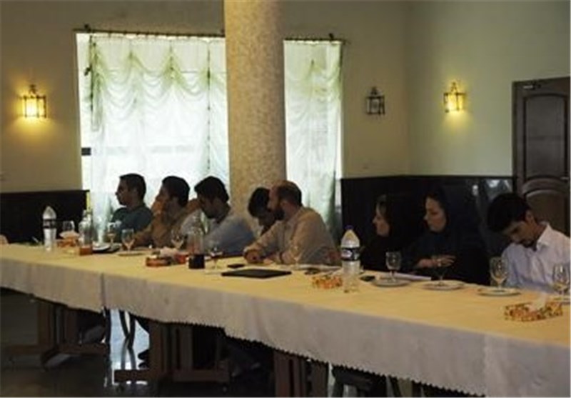 استفاده از ظرفیت‌های نخبگان برای رفع مشکلات فرهنگی جامعه‌