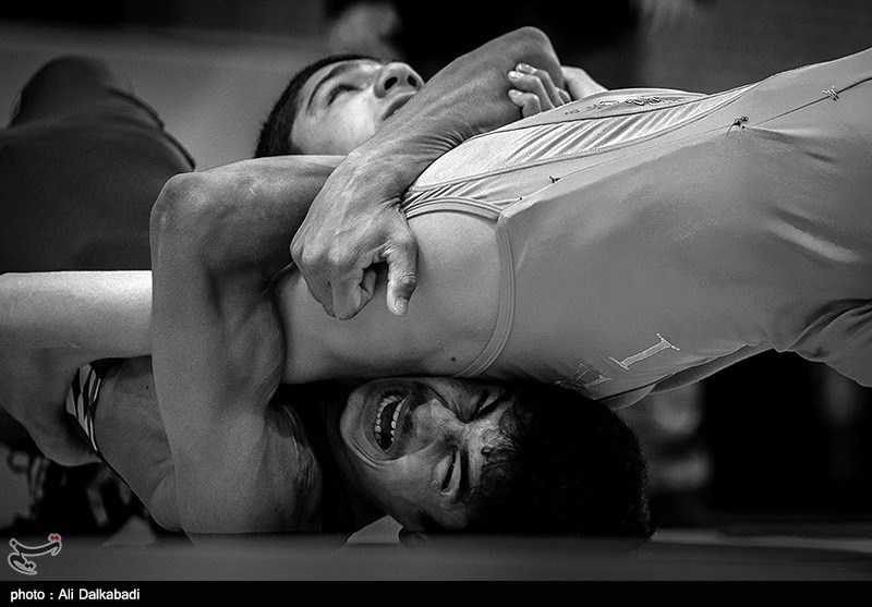 اجازه حضور دو کشتی‌گیر نوجوان در مسابقات قاره‌ای + عکس