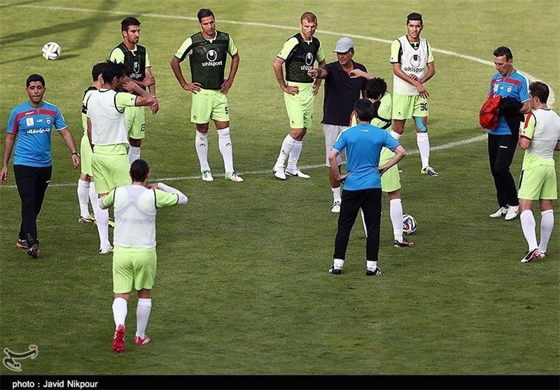 تمرین ملی‌پوشان در هوای سرد