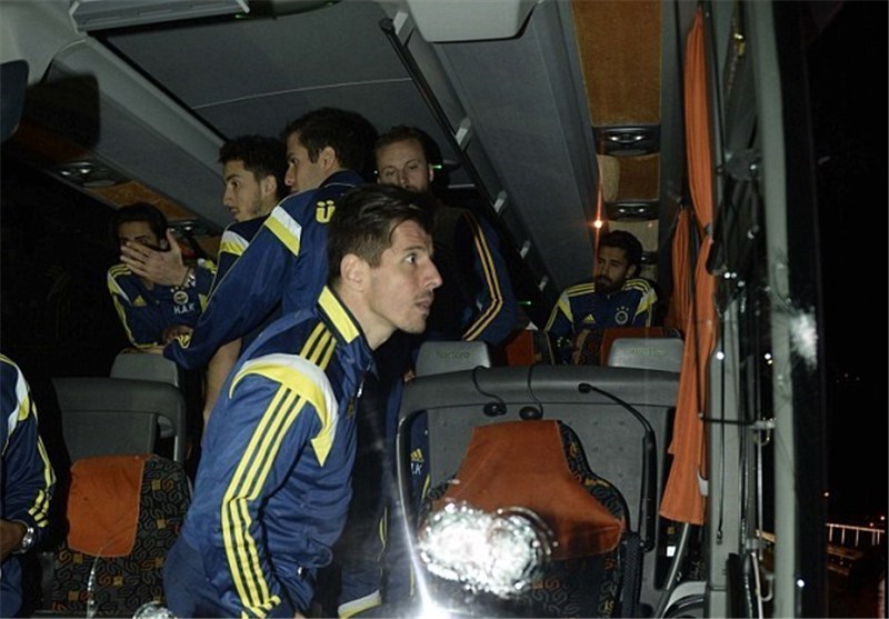 حمله مسلحانه به اتوبوس تیم فنرباغچه ترکیه + تصاویر