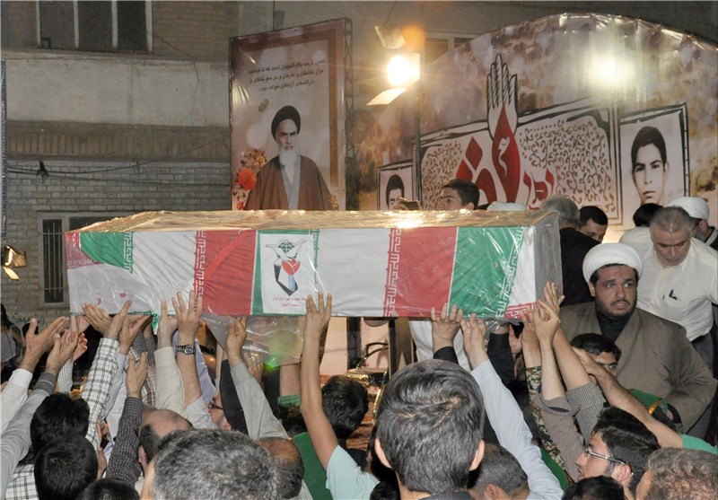 مردم اهواز با 2 غواص شهید وداع کردند