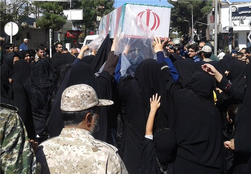 شهید گمنام جزیره مجنون بر دستان ولایت مداران سمنانی