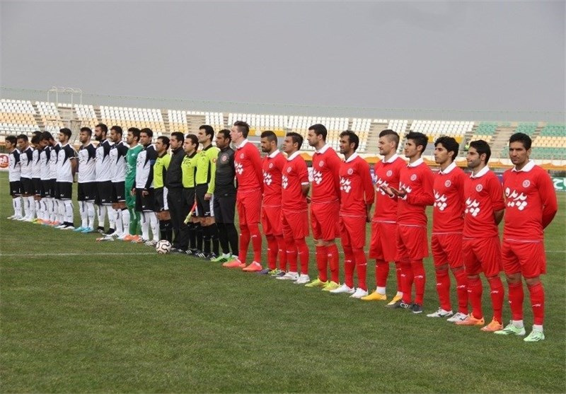 تیم فوتبال صبای قم برابر پدیده مشهد به پیروزی رسید