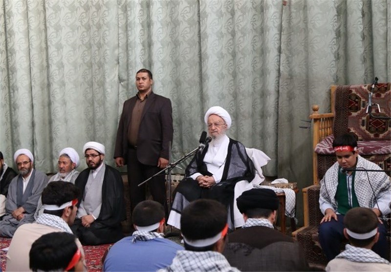 آیت الله مکارم در جمع حلقه‌های صالحین