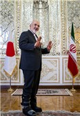 محمدجواد ظریف وزیر امور خارجه ایران قبل از دیدار با وزیر امور خارجه ژاپن