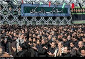 مراسم عزاداری روز عاشورا در میدان امام حسین (ع)