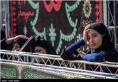 مراسم عزاداری روز عاشورا در میدان امام حسین (ع)