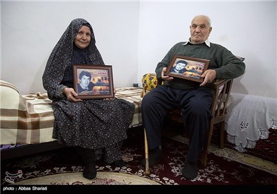 پدر و مادر شهیدان محمد علی و حسین زارعین