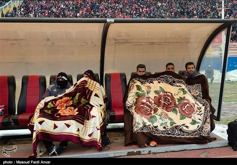 ادامه بازی تراکتورسازی و پدیده به نظر داور بستگی دارد