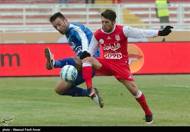 بازی تراکتور و پدیده متوقف شد/بازیکنان به رختکن رفتند