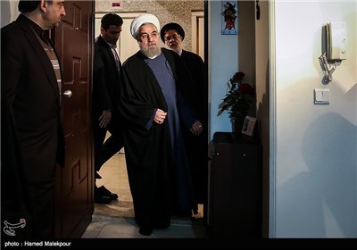ورود حجت‌الاسلام حسن روحانی رئیس جمهور به منزل جانباز 70 درصد حسین آزادبخت